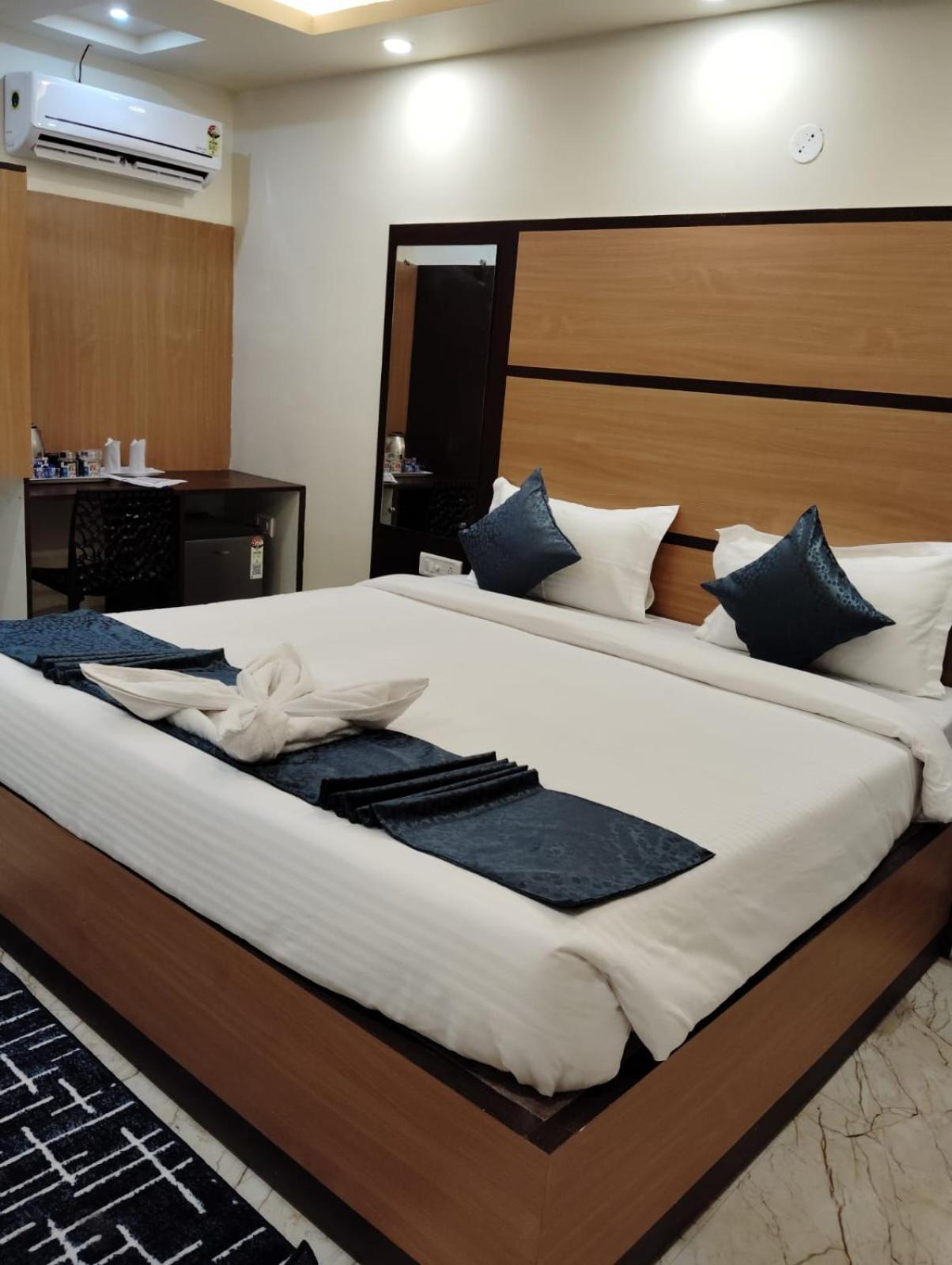 Mom Hotel - Unit Of Mom Hotel 푸리 외부 사진