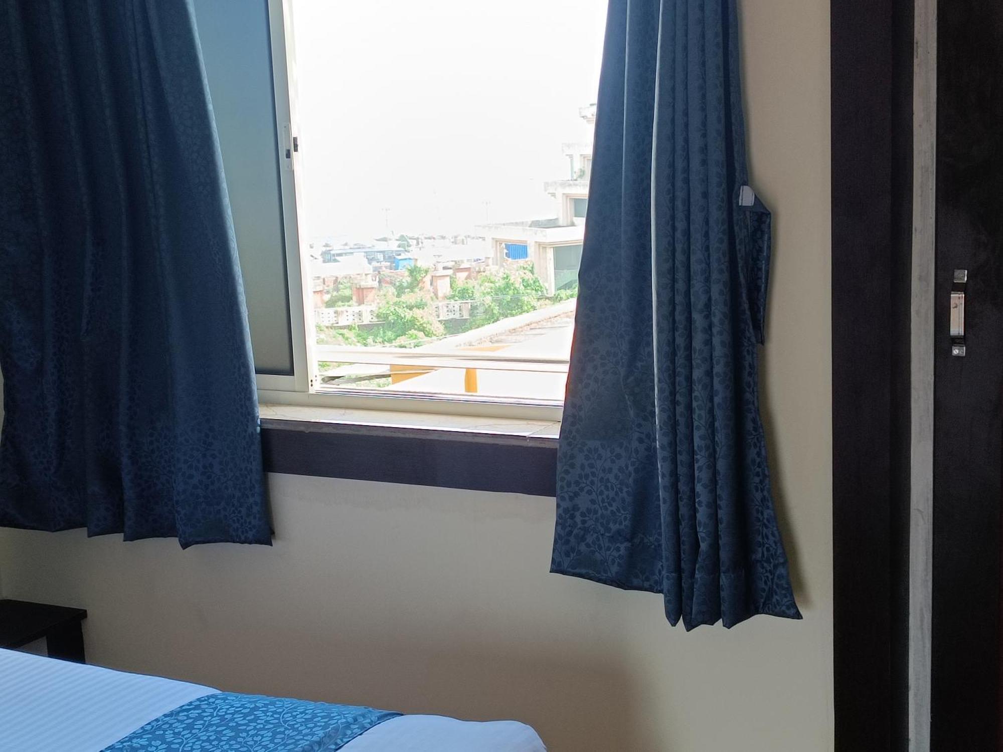 Mom Hotel - Unit Of Mom Hotel 푸리 외부 사진