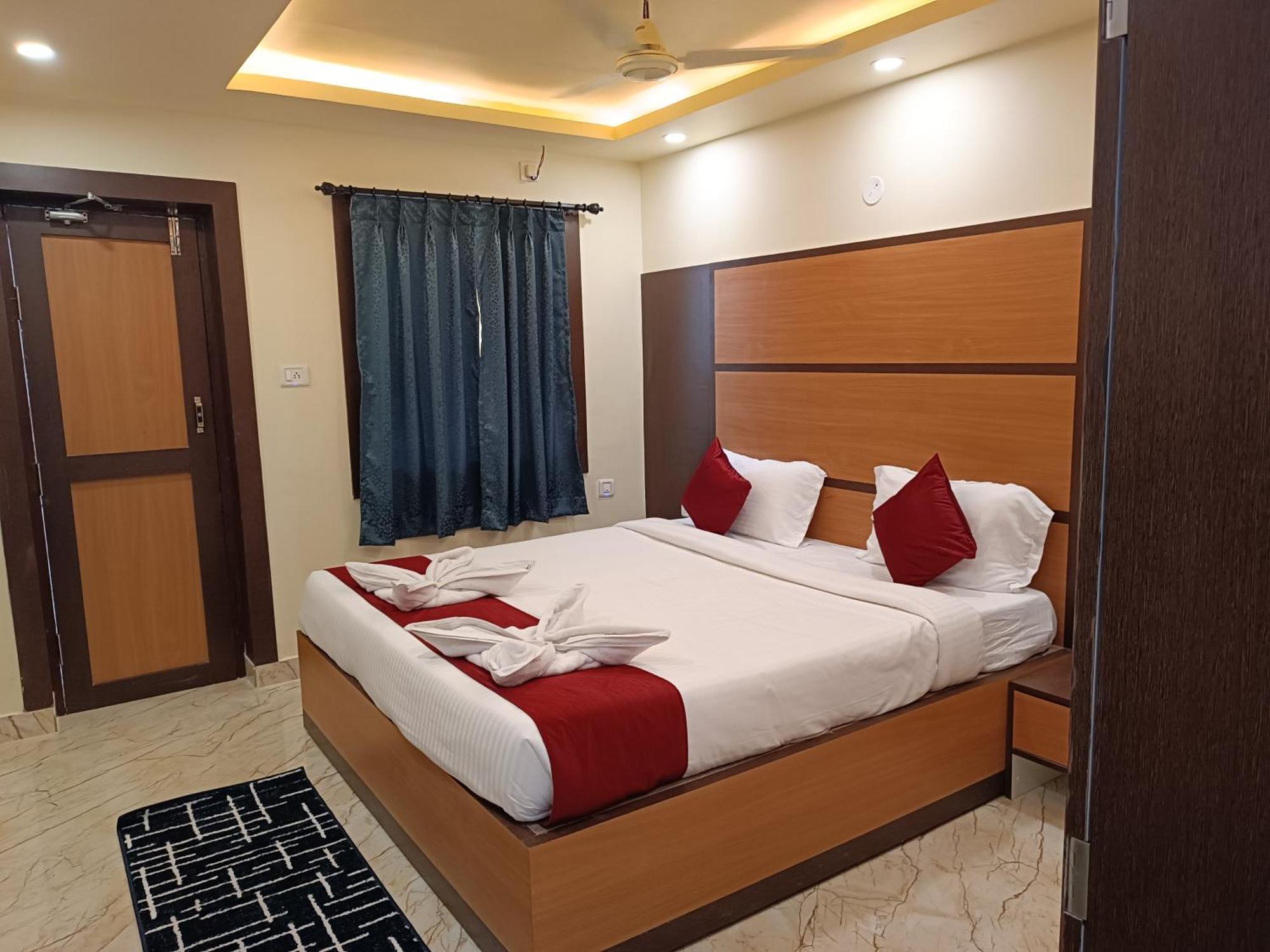 Mom Hotel - Unit Of Mom Hotel 푸리 외부 사진