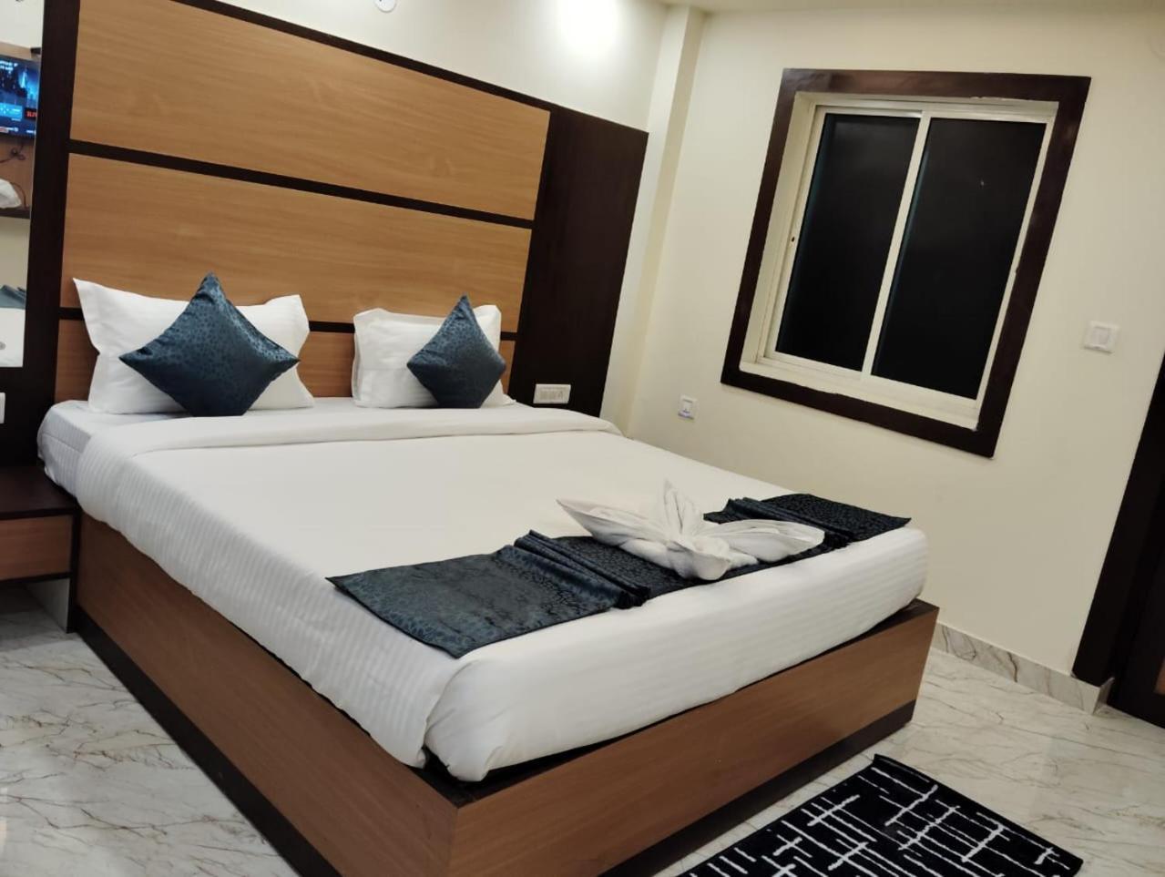 Mom Hotel - Unit Of Mom Hotel 푸리 외부 사진