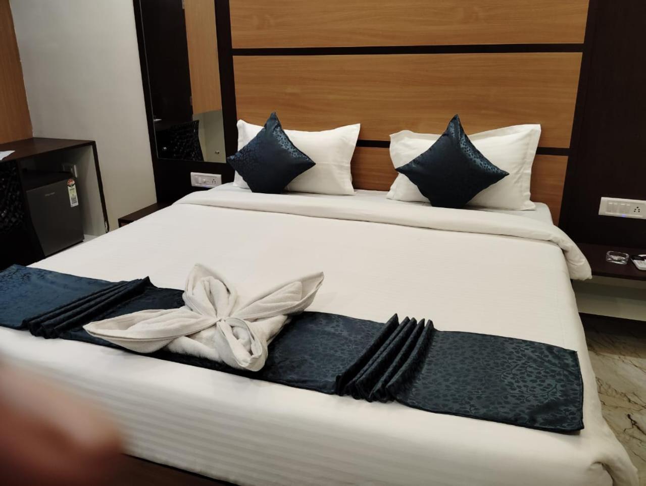 Mom Hotel - Unit Of Mom Hotel 푸리 외부 사진